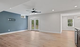 23369 WALKING WOODS Ln, Aldie, VA 20105