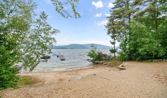 114 Shore Dr N, Bridgewater, NH 03222