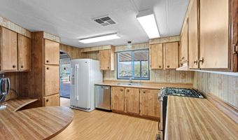34820 S Desert Cv, Black Canyon City, AZ 85324