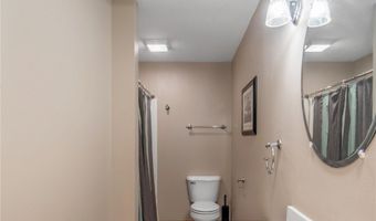 410 Oakwood Ct, Altoona, IA 50009