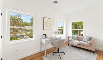 41 Burnett Rd, Warwick, RI 02889