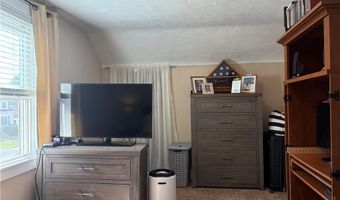 65 Maple Ave, Middletown, RI 02842