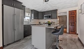 18 Lyman Ave, Johnston, RI 02919