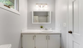 486 Edgeworthe Dr SE, Ada, MI 49301