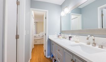 25 Padanaram Rd 72, Danbury, CT 06811