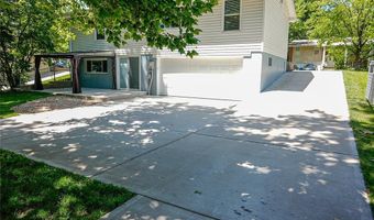 270 Village Creek Dr, Ballwin, MO 63021