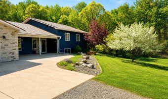 6828 Aurora Dr, Akeley, MN 56433