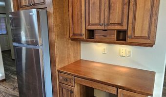 2702 Railroad Cir, Aberdeen, SD 57401