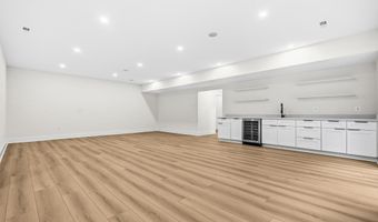1905 N TAYLOR St, Arlington, VA 22207