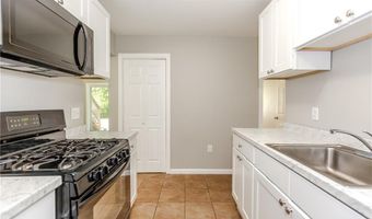 130 Fordson Ave 3, Cranston, RI 02910
