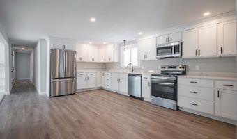 437 Chester Rd, Auburn, NH 03032