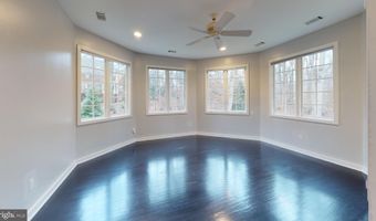 9629 EAGLE RIDGE Dr, Bethesda, MD 20817