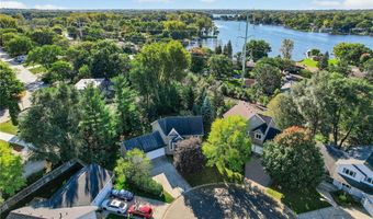2211 Brittany Ct, New Brighton, MN 55112