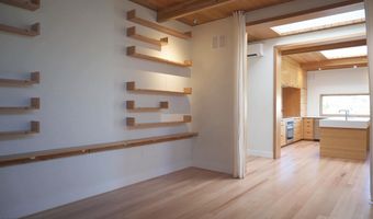 5 Scenic Dr, Ashland, OR 97520