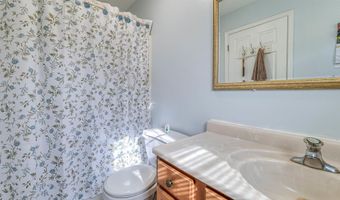 921 Navajo Ave, Absecon, NJ 08201
