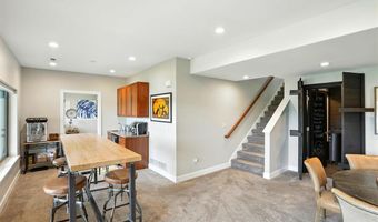 430 Carlyle Dr, North Liberty, IA 52317