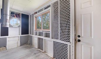 213 215 W 4th Ave, Aurora, MN 55705