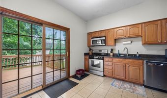 823 Willow Hollow Ct, Amherst, OH 44001