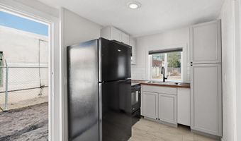 116 STANFORD Dr SE, Albuquerque, NM 87106
