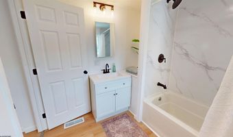 608 COLLEGE St, Barrackville, WV 26559