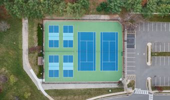 24 Pond View Cir, Barnegat, NJ 08005