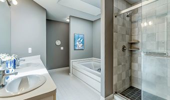555 Glendale Cir, Ann Arbor, MI 48103