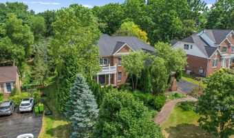 2086 Autumn Hill Dr, Ann Arbor, MI 48103