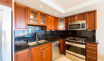 2895 Kalakaua Ave 1806, Honolulu, HI 96815