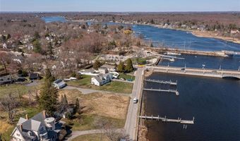 11 Mathewson Rd, Barrington, RI 02806