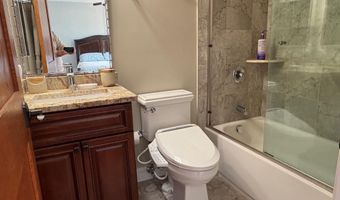 2445 S KENWOOD St, Arlington, VA 22206