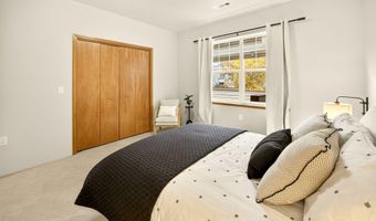 920 Mountain Meadows Cir, Ashland, OR 97520