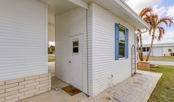 859 Tamarind Cir, Barefoot Bay, FL 32976