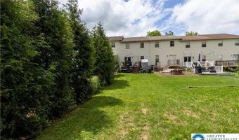 257 Ridgeview Dr, Alburtis, PA 18011
