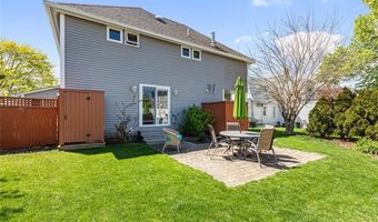 15 Shore Dr, Barrington, RI 02806