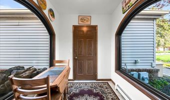 523 Lathrop Ave, Algonac, MI 48001