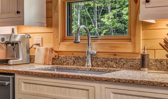 37 Parkhill Point Rd, Belgrade, ME 04917