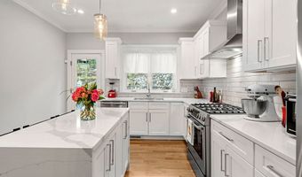 18 Breck Ave 18, Boston, MA 02135