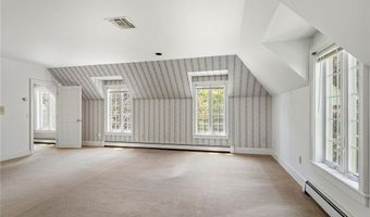 517 Tuckerman Ave, Middletown, RI 02842