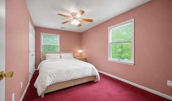 156 Myrtle Ave, Belford, NJ 07718