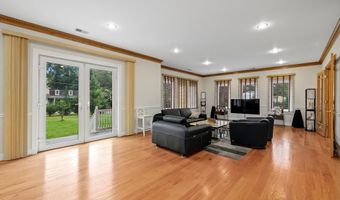 7230 BEVERLY St, Annandale, VA 22003