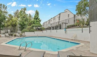 7504 Parkway Dr 100, La Mesa, CA 91942