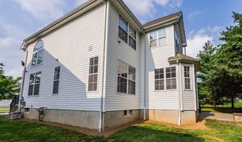 2 BOICE Ln, Belle Mead, NJ 08502