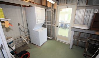 1082 Parkway Ln, Barefoot Bay, FL 32976