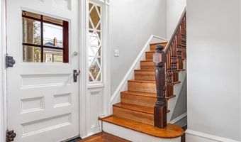 9 Linden Ave, East Providence, RI 02916