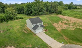 97 Coachman Ln, Autryville, NC 28318