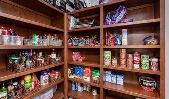 726 Stonegate Ct SW, Altoona, IA 50009