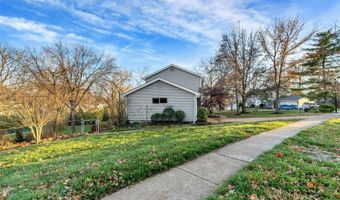 279 Oakleigh Woods Dr, Ballwin, MO 63011