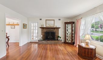 135 Ivy Hill Dr, Aberdeen, NJ 07747