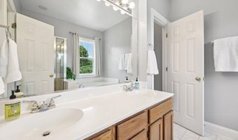 1818 Misty Hollow Ln, Apex, NC 27502