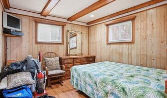 918 Columbia St, Algonac, MI 48001